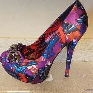 Multi color Platform pumps
